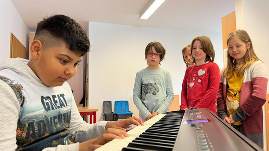 88 Tasten die begeistern – die RvGS hat nun ein Piano